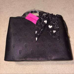 BETSEY JOHNSON LARGE SKULL BLACK SATCHEL NEW WITH TAGS ROSE LINING